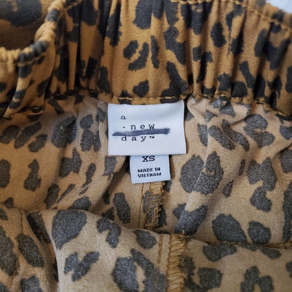 A NEW DAY | ANIMAL PRINT LEOPARD CINCHED WAIST DRESSY SHORT SHORTS WOMEN SIZE XS - Picture 11 of 17